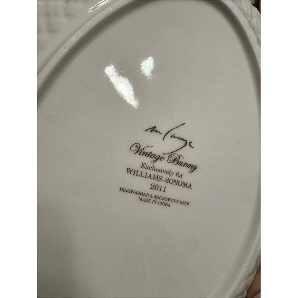 Williams Sonoma White & Green Vintage Bunny Plate Set - Spring Bunny Artwork set